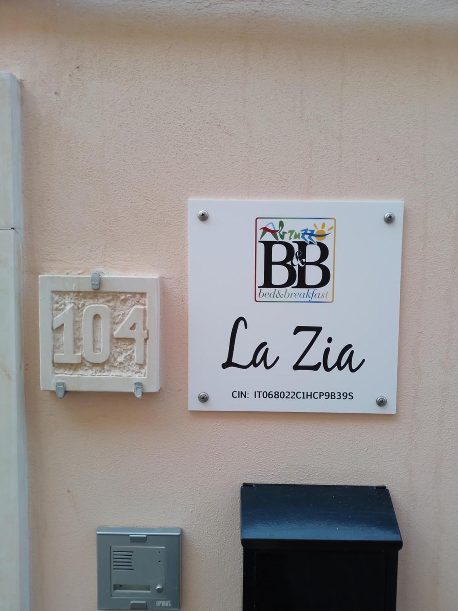 La Zia - *